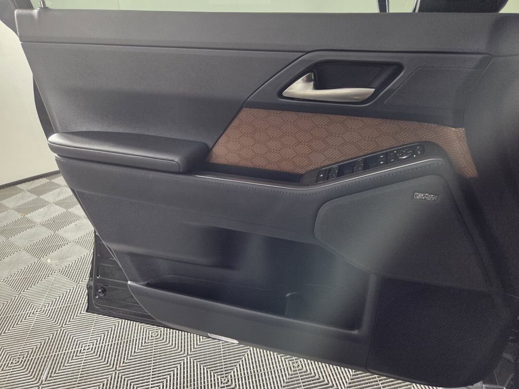 Used 2024 Lexus GX 550 w/ Cold Area Package AWD/4WD image 22