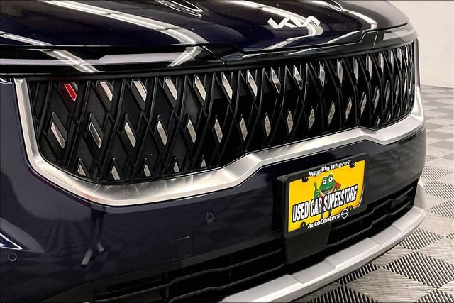 Used 2025 Kia Carnival image 32