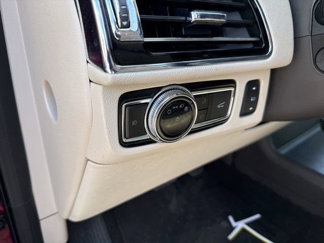 Used 2020 Lincoln Navigator Reserve w/ Luxury Package AWD/4WD image 22