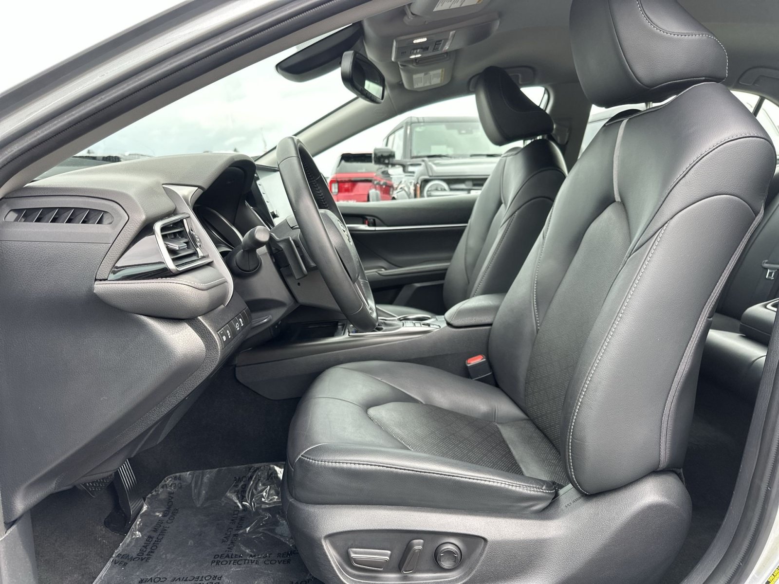 Used 2023 Toyota Camry XSE FWD image 14
