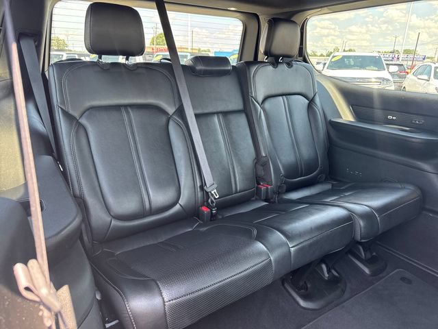 Used 2024 Jeep Wagoneer Series III AWD/4WD image 13