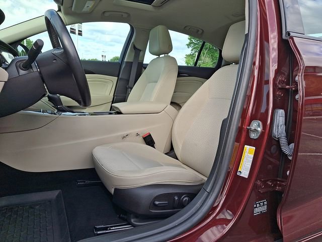 Used 2019 Buick Regal Preferred FWD image 13
