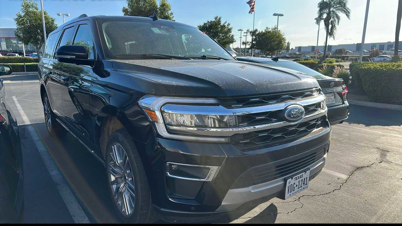 Used 2024 Ford Expedition Max Limited image 2