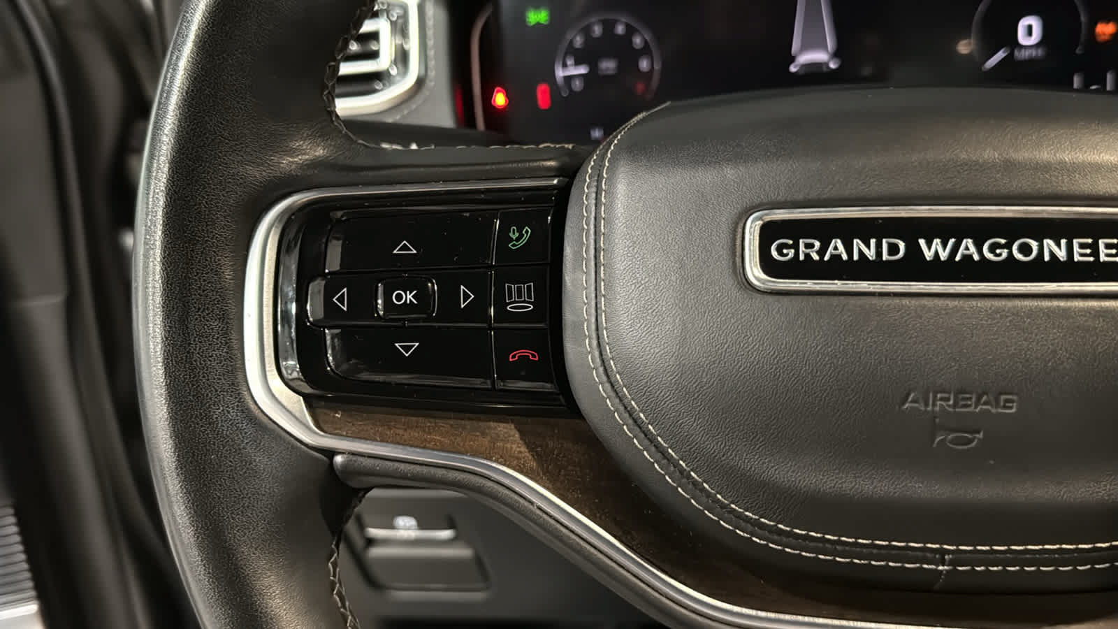 Used 2022 Jeep Grand Wagoneer Series II AWD/4WD image 12