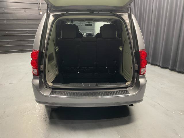 Used 2016 Dodge Grand Caravan SE w/ Quick Order Package 29E SE FWD image 6