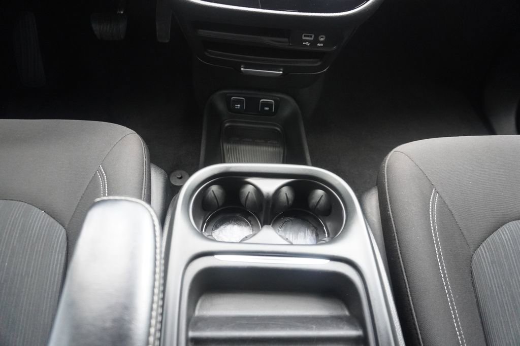 Used 2020 Chrysler Pacifica Touring w/ S Appearance Package FWD image 22