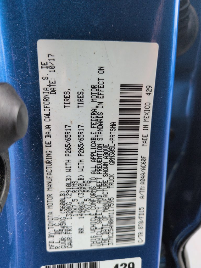 Used 2017 Toyota Tacoma TRD Sport AWD/4WD image 29