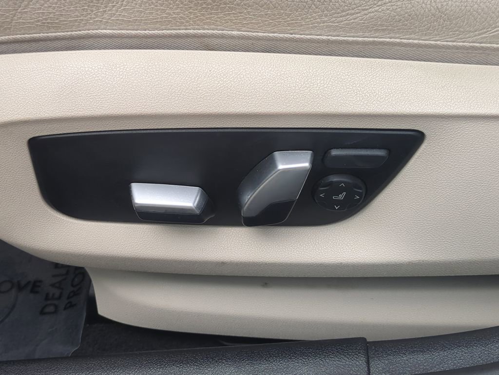 Used 2021 BMW 530i w/ Premium Package RWD image 20