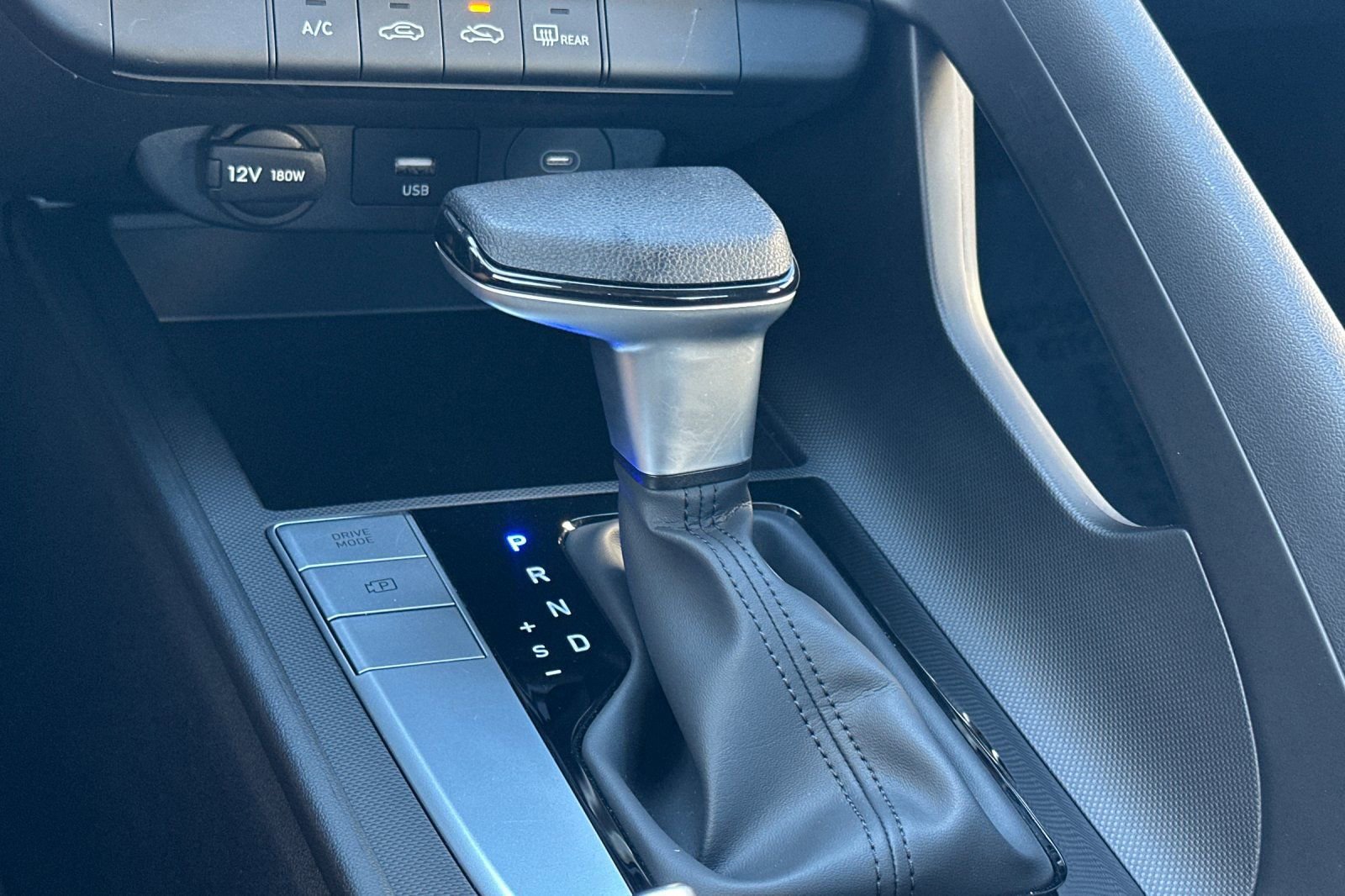 Certified 2026 Hyundai Elantra SE FWD image 23