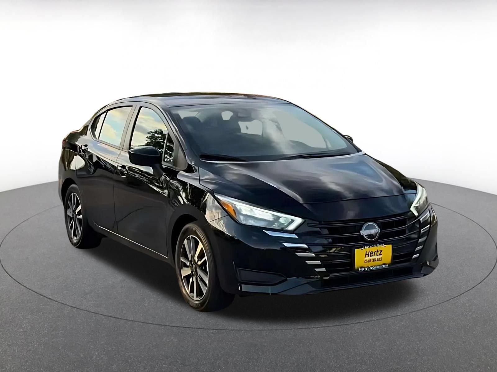 Used 2025 Nissan Versa SV FWD image 3