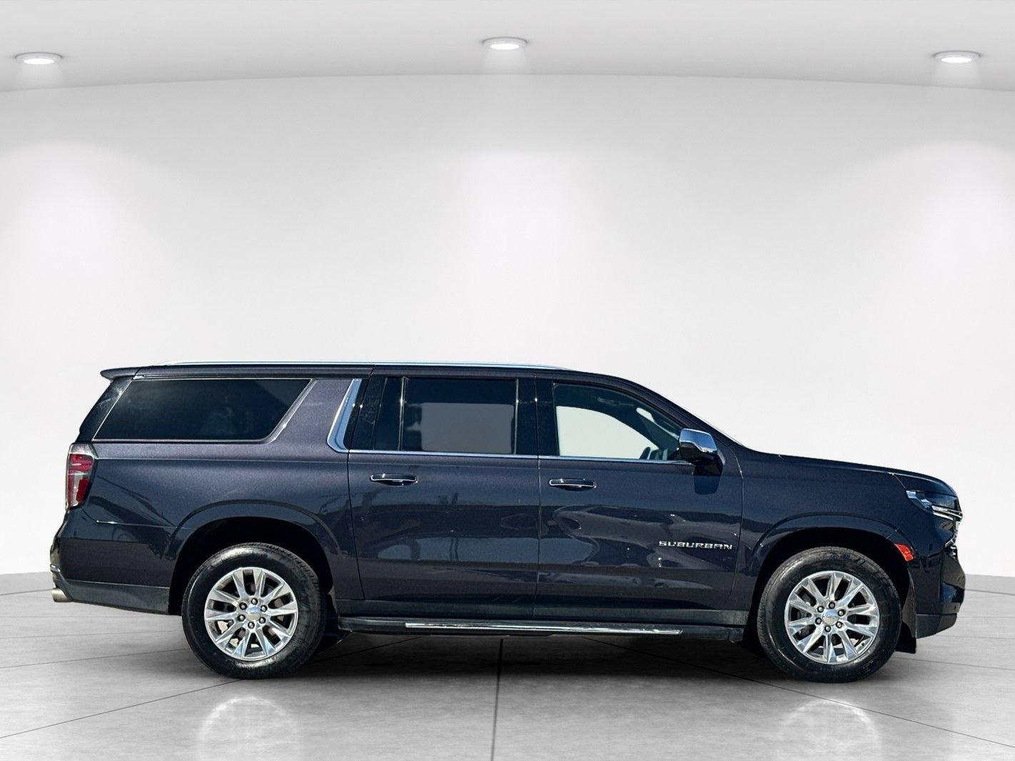 Used 2023 Chevrolet Suburban Premier AWD/4WD image 7