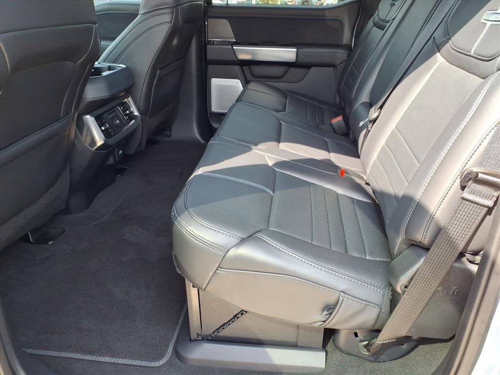 Used 2025 Ford F450 Platinum w/ FX4 Off-Road Package image 16