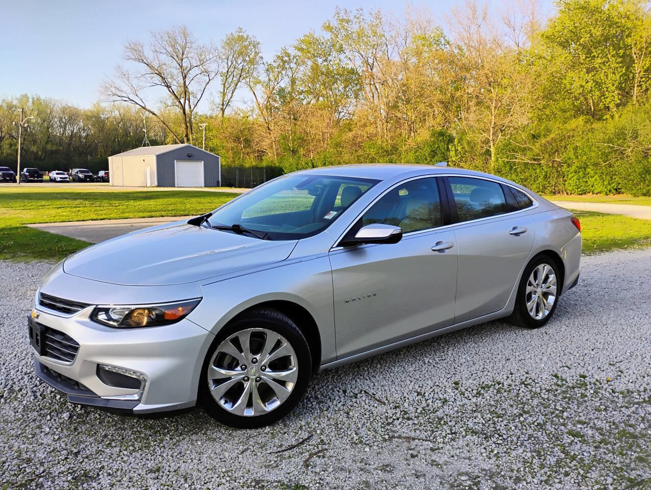Used 2017 Chevrolet Malibu Premier FWD image 3