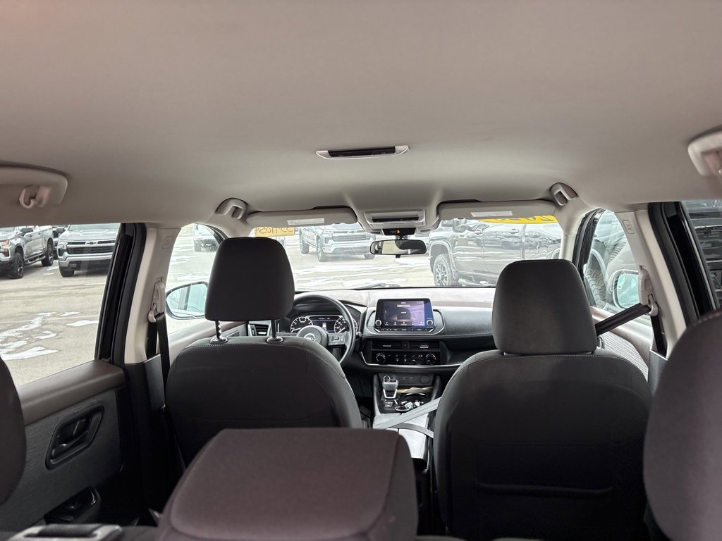 Used 2023 Nissan Rogue S image 8