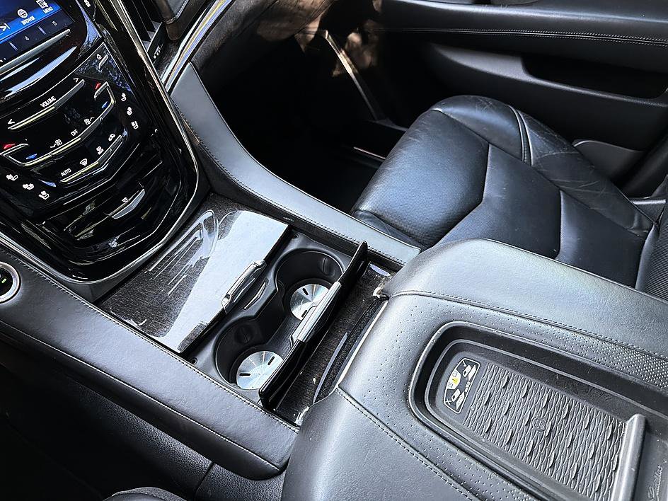 Used 2016 Cadillac Escalade Platinum image 17