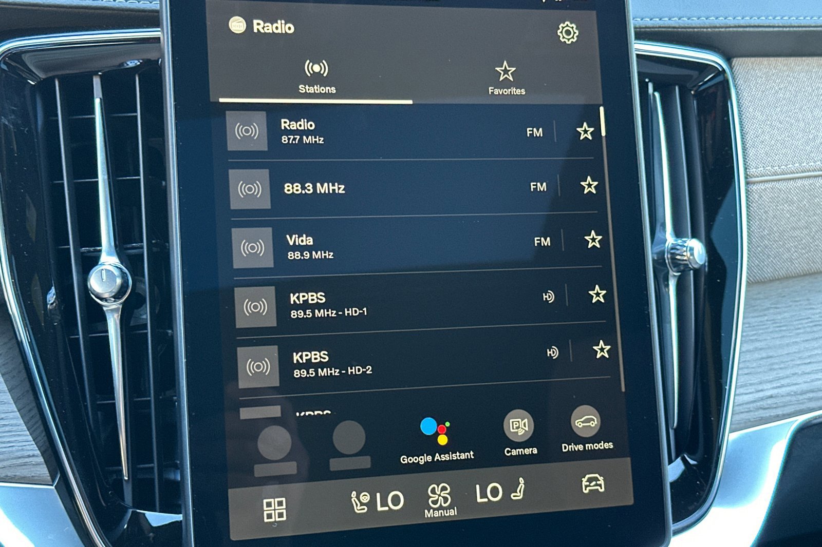 New 2026 Volvo XC90 B6 Plus image 16