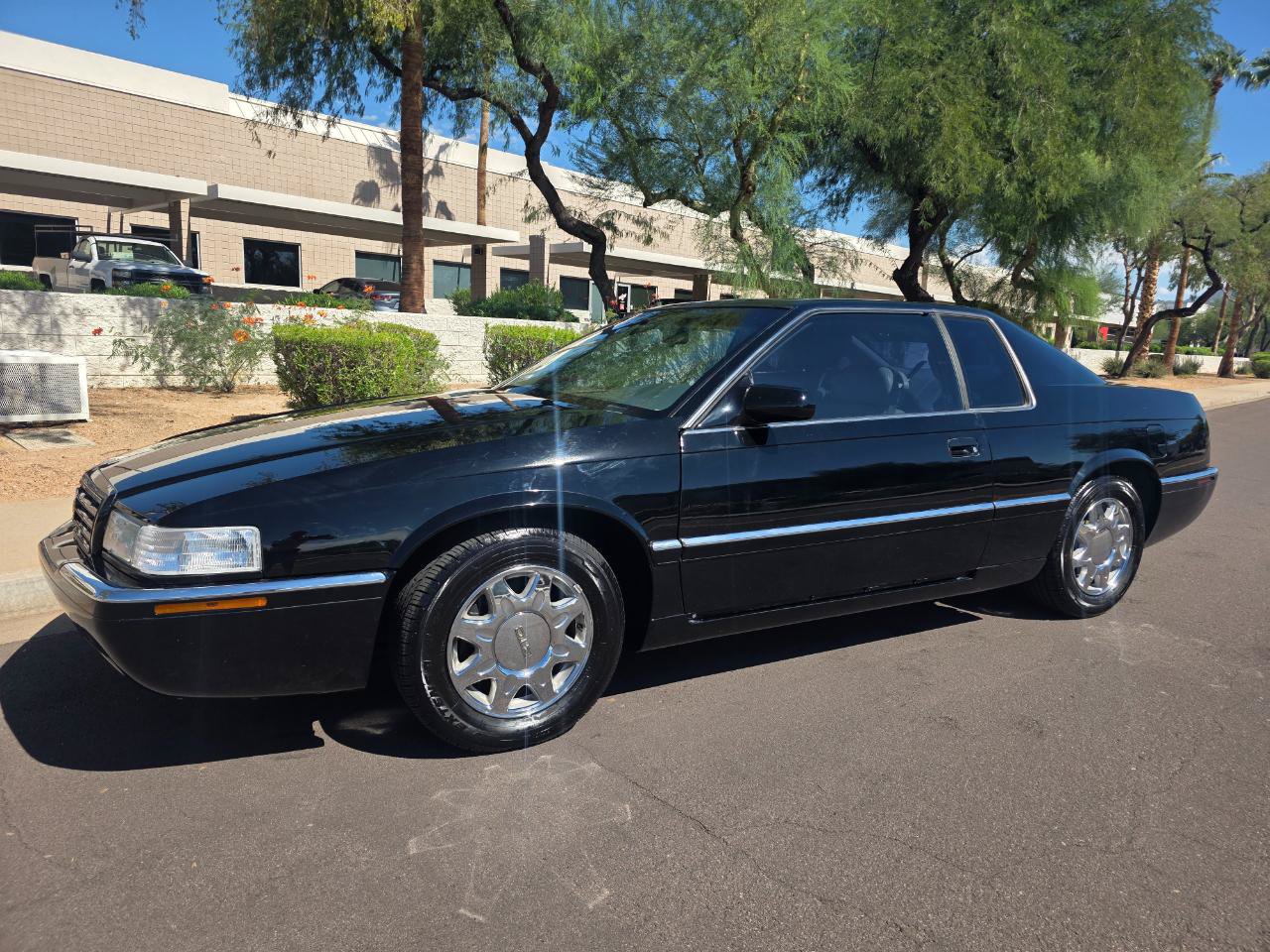 Used 1997 Cadillac Eldorado Touring FWD image 3