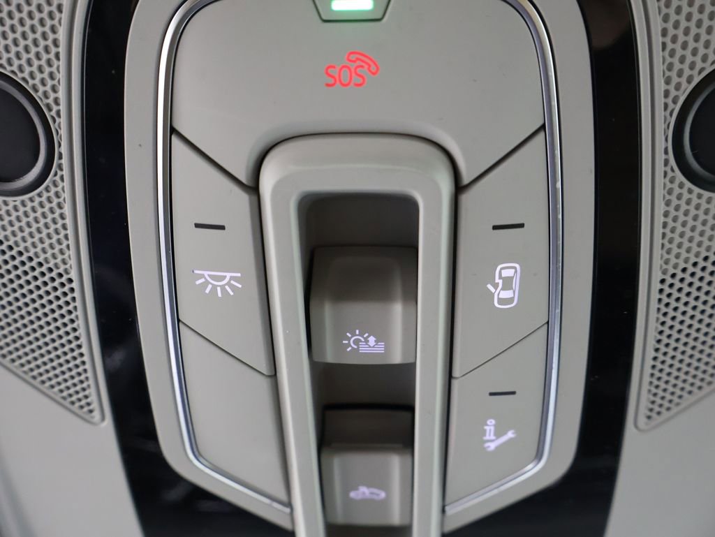 Used 2024 Audi Q8 Premium Plus w/ Premium Plus Package image 8