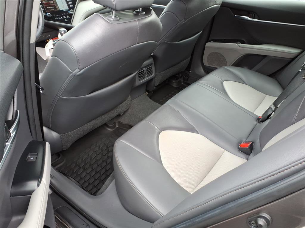 Used 2020 Toyota Camry XLE w/ Navigation Package image 30