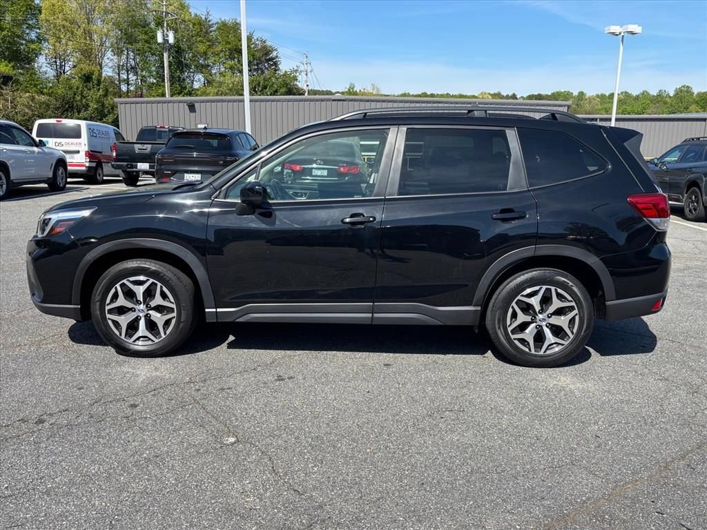 Used 2021 Subaru Forester Premium AWD/4WD image 23