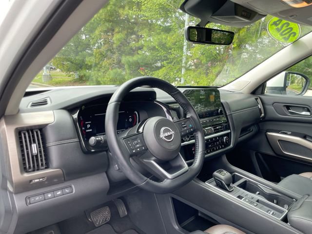 Used 2024 Nissan Pathfinder Platinum w/ Cargo Package FWD image 9