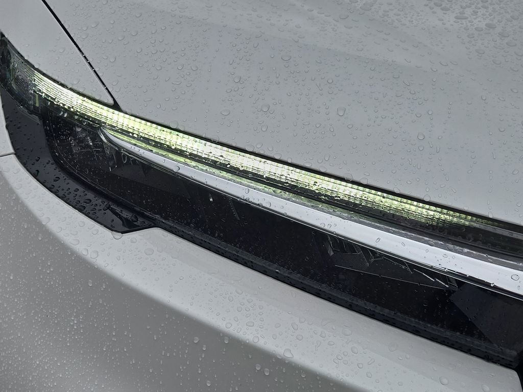 Used 2023 Honda CR-V EX image 5