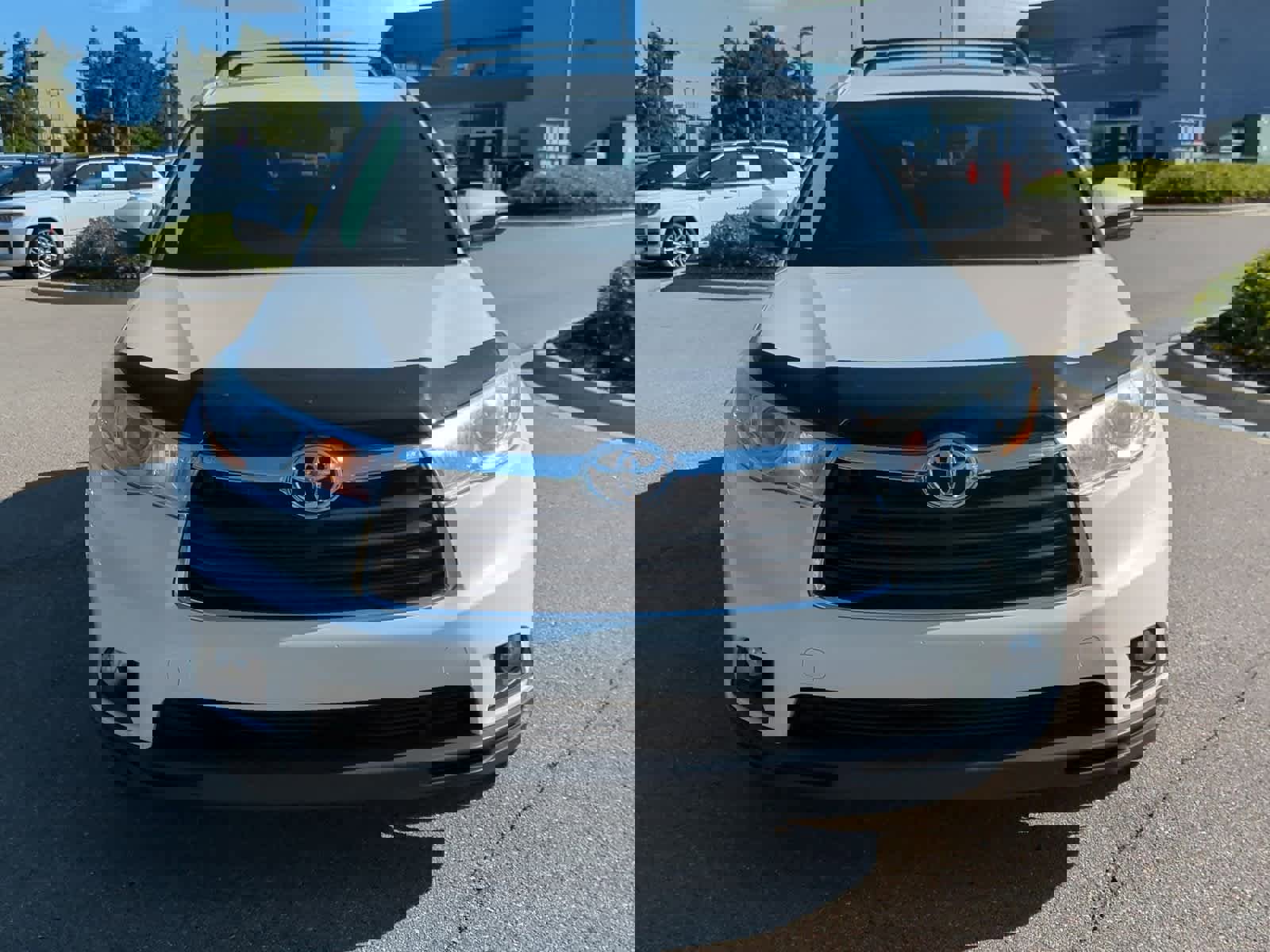 Used 2014 Toyota Highlander XLE image 3
