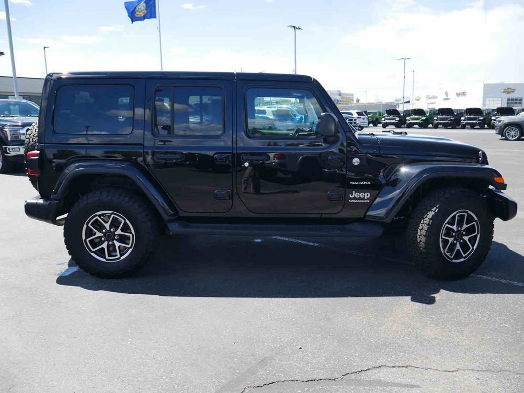 Used 2024 Jeep Wrangler Sahara w/ Technology Group AWD/4WD image 26