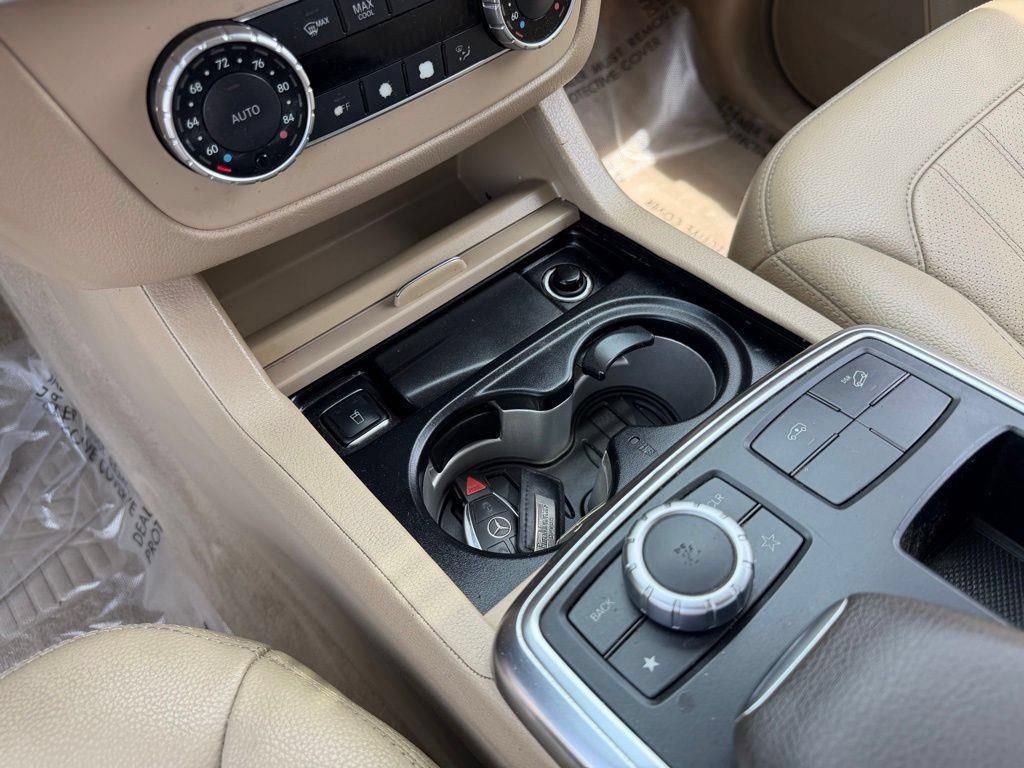 Used 2014 Mercedes-Benz GL 450 4MATIC image 26