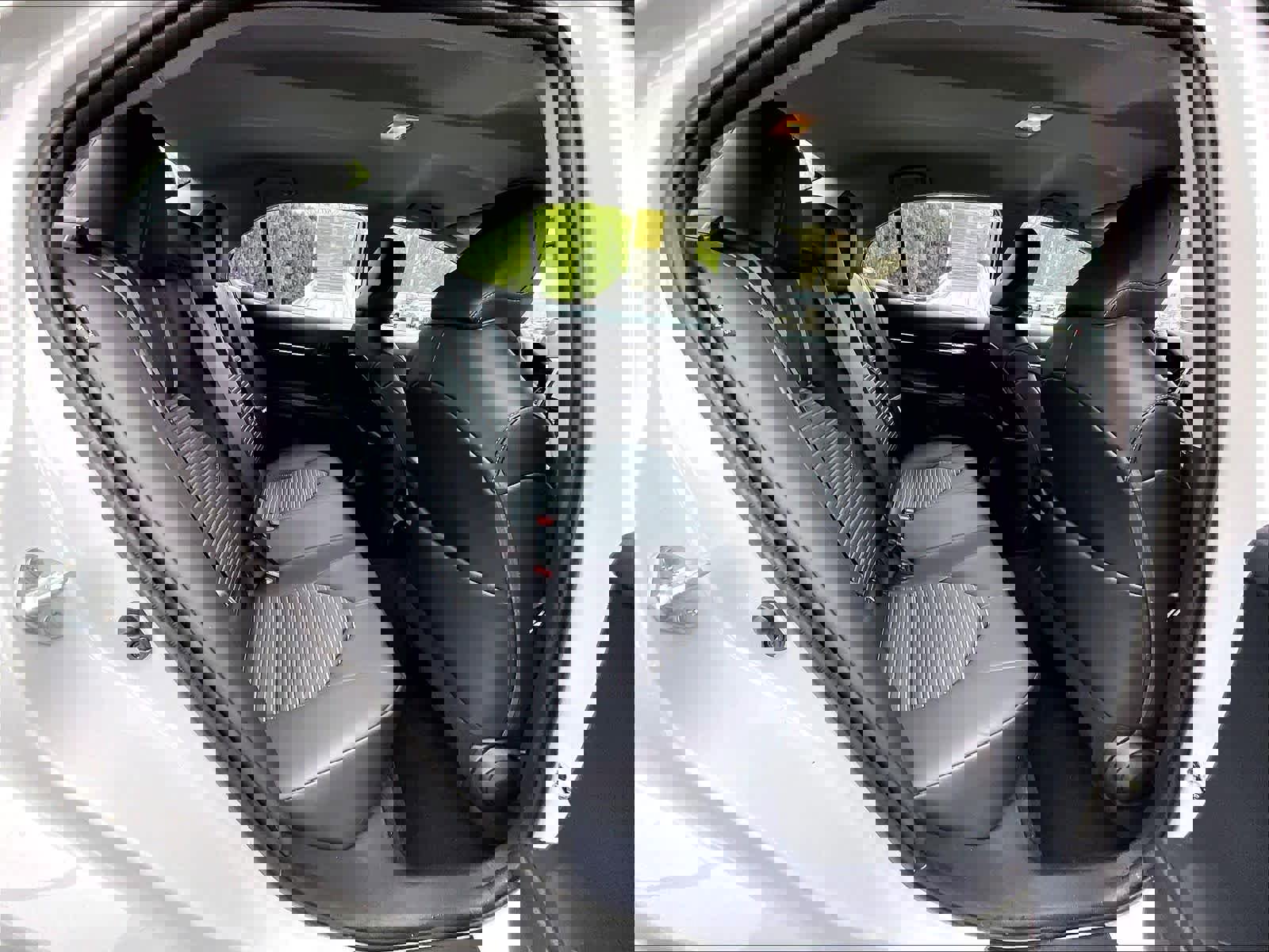 Used 2022 Toyota Camry SE w/ Carpet Mat Package (TMS) AWD/4WD image 16