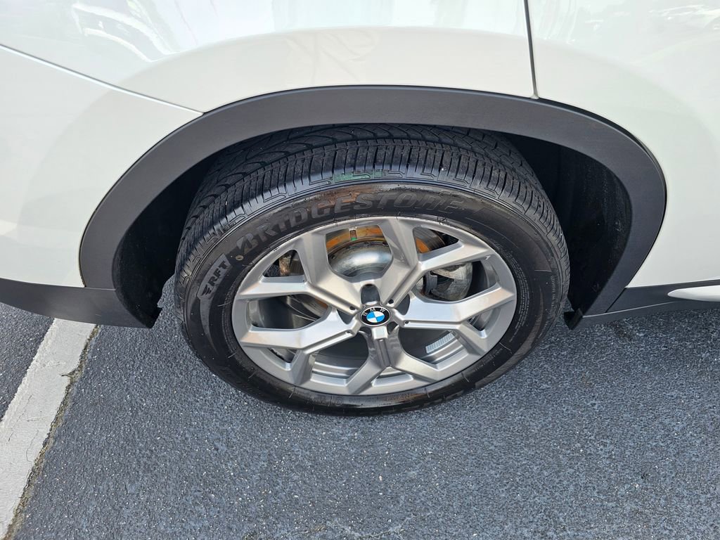 Used 2024 BMW X4 xDrive30i w/ Parking Assistance Package AWD/4WD image 9