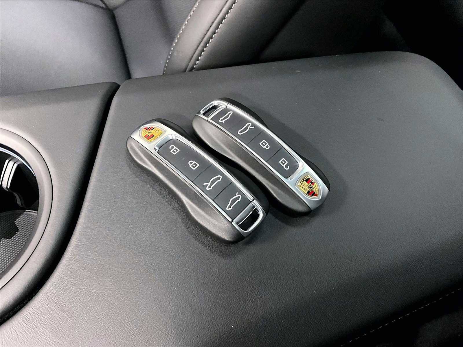 New 2026 Porsche Taycan image 37