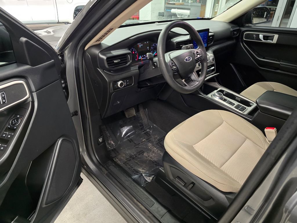Used 2023 Ford Explorer 2WD image 15