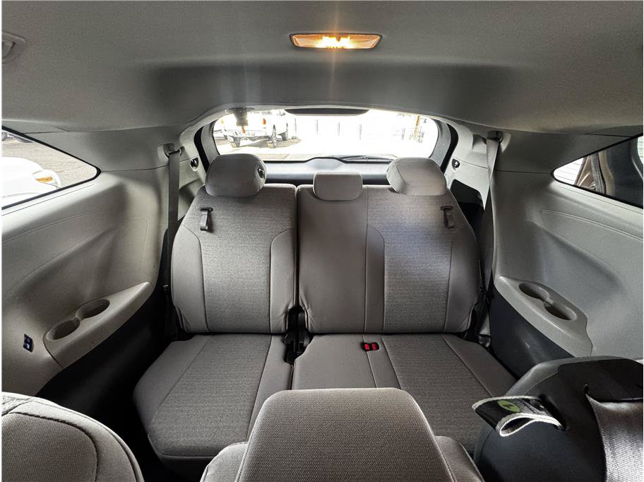 Used 2024 Toyota Sienna LE AWD/4WD image 17