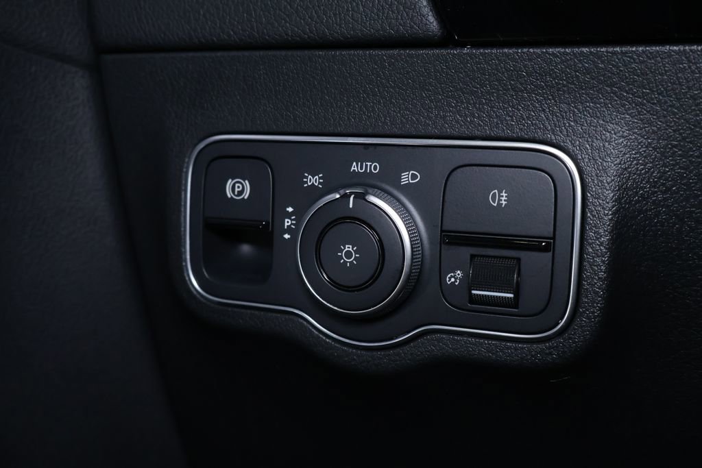 Used 2022 Mercedes-Benz GLA 250 4MATIC w/ AMG Line image 28