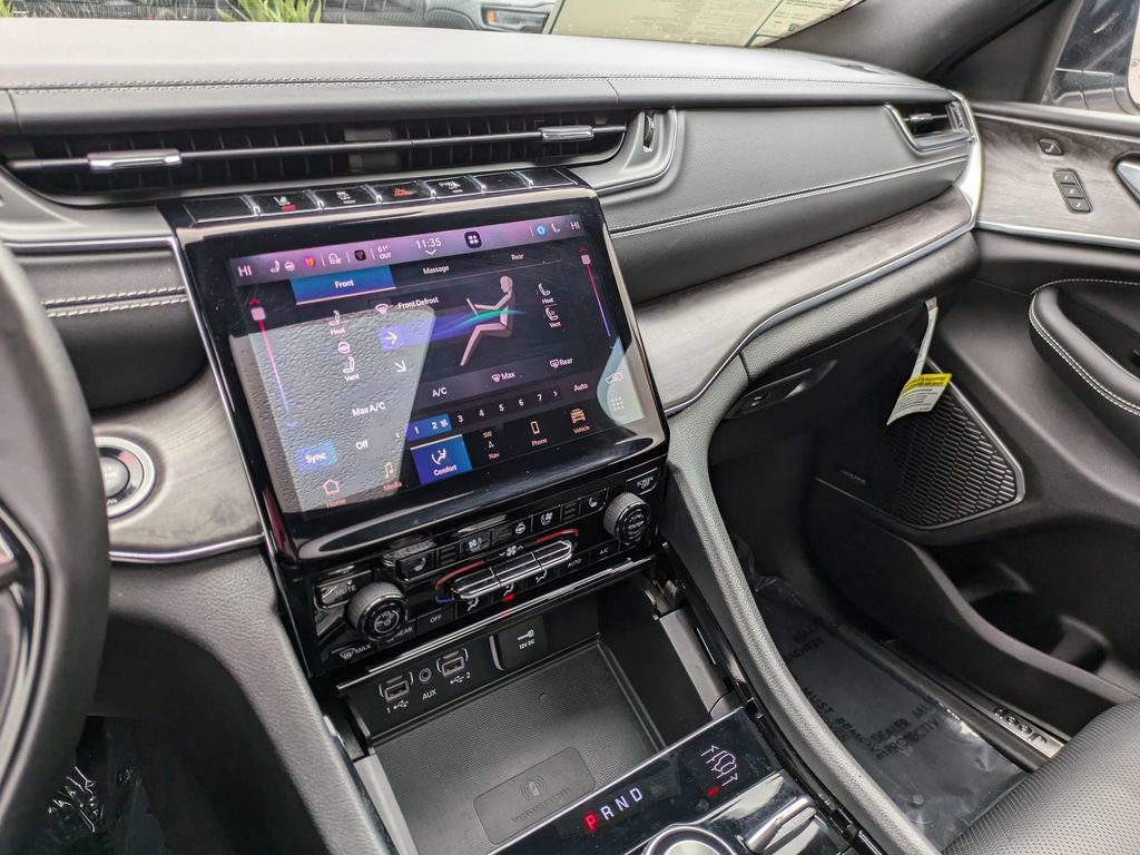 Certified 2024 Jeep Grand Cherokee L Overland w/ Advanced Protech Group III image 18