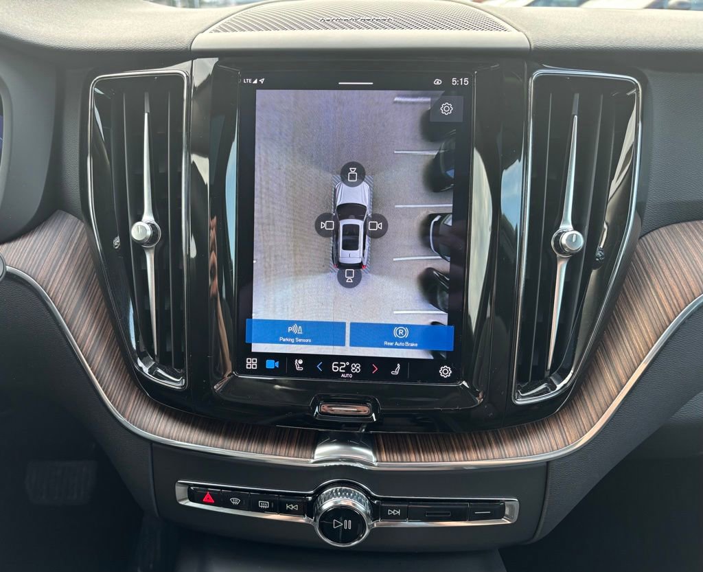 Certified 2023 Volvo XC60 B5 Plus w/ Climate Package image 18