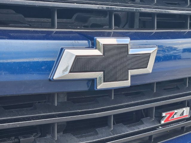 Used 2017 Chevrolet Silverado 1500 LT w/ All Star Edition AWD/4WD image 5