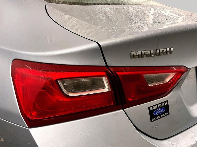 Used 2018 Chevrolet Malibu LT FWD image 28