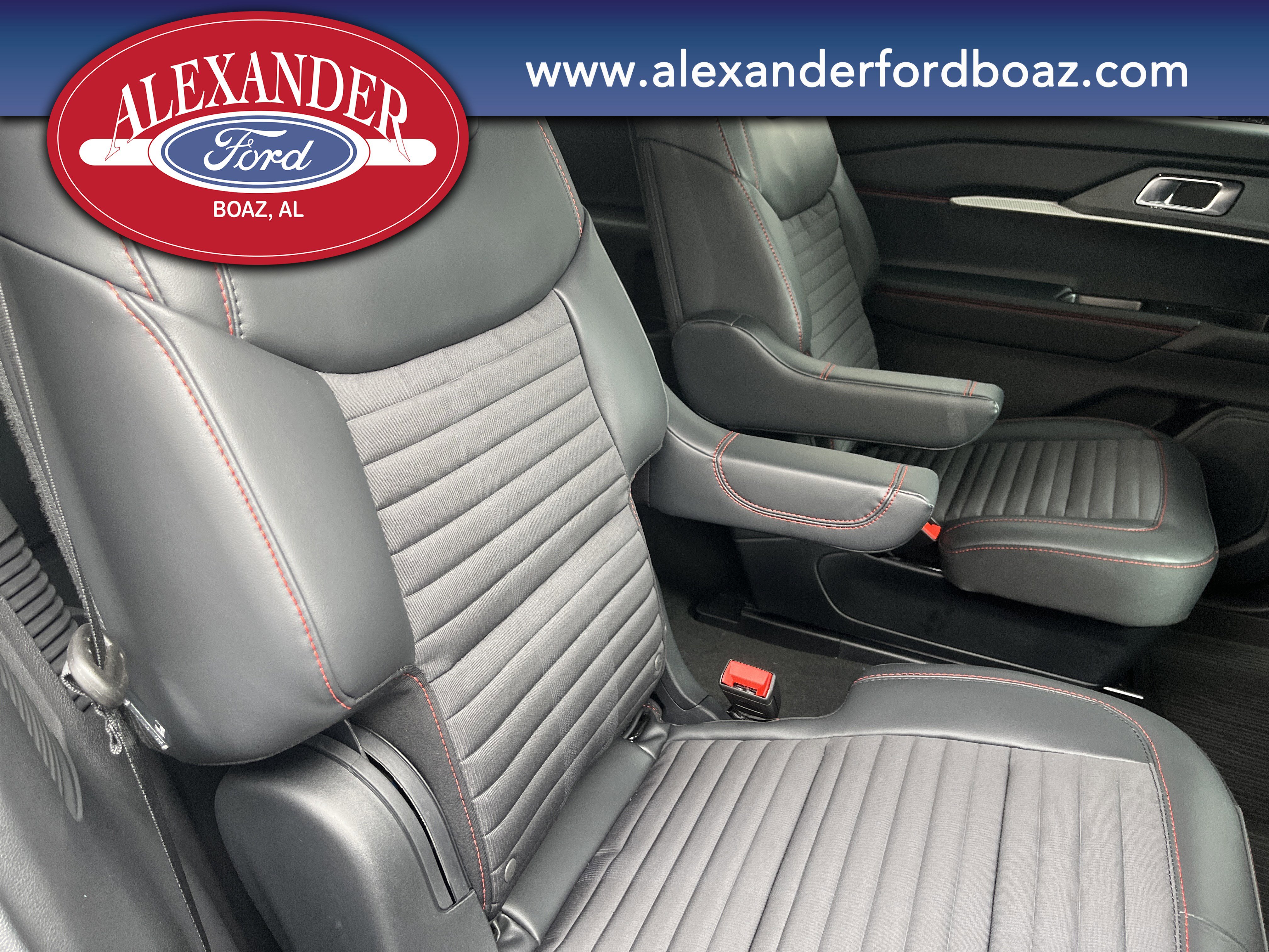 New 2026 Ford Explorer ST-Line w/ ST-Line Street Pack image 16