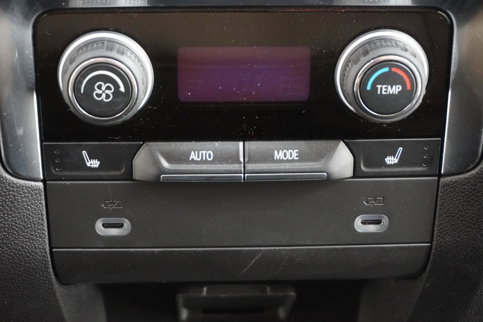 Used 2021 Chevrolet Suburban Premier w/ Premium Package image 41