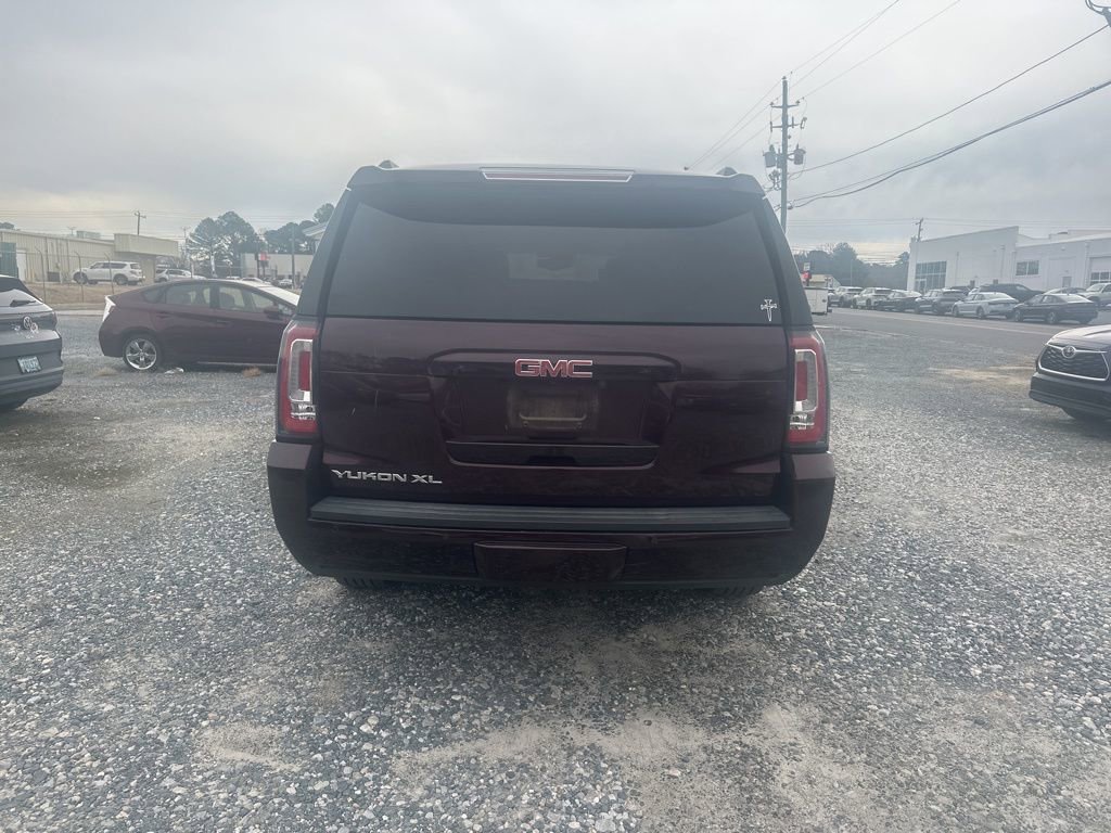 Used 2017 GMC Yukon XL SLT image 4
