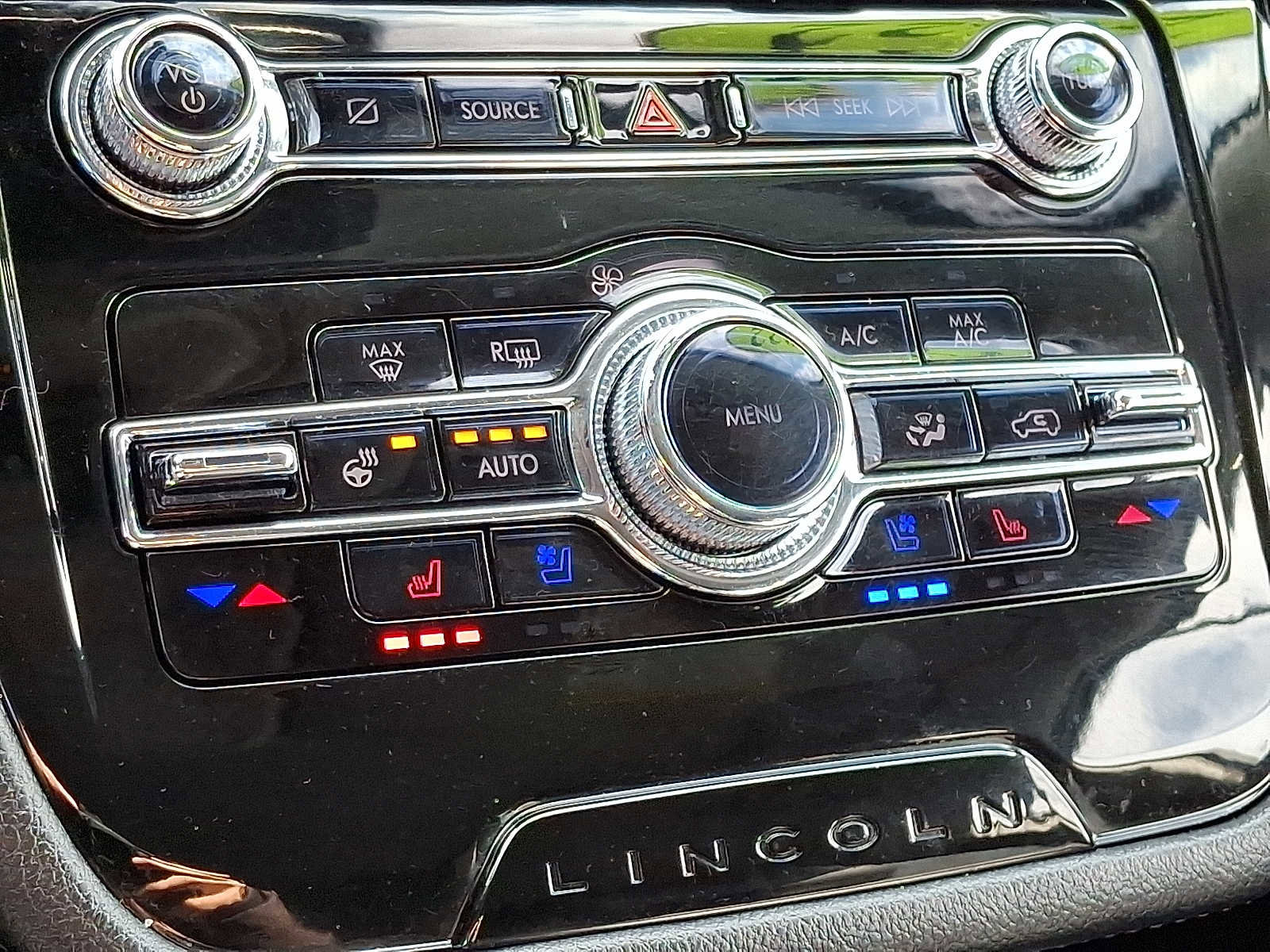 Used 2022 Lincoln Corsair AWD w/ Equipment Group 101A image 16