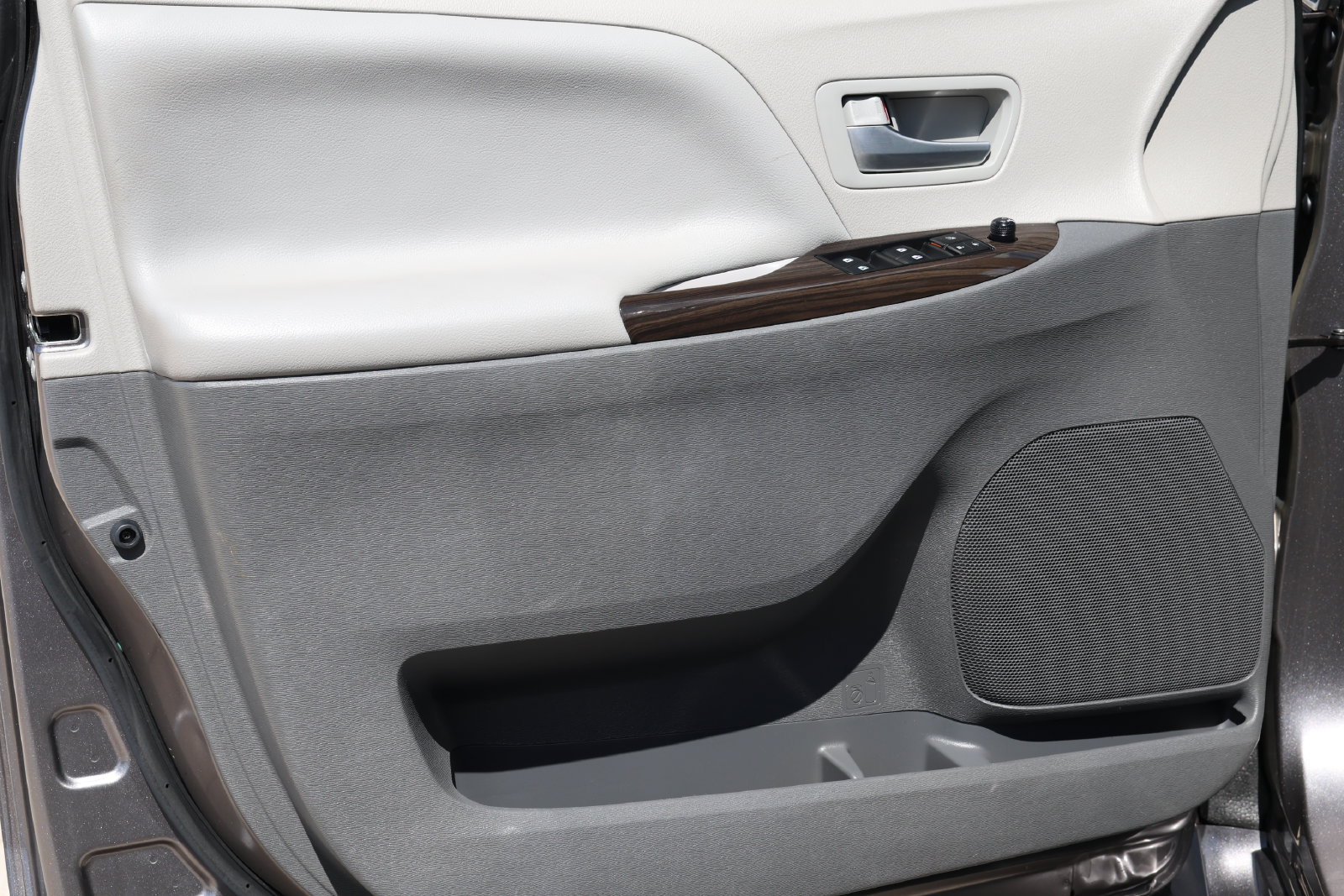 Used 2019 Toyota Sienna XLE FWD image 26