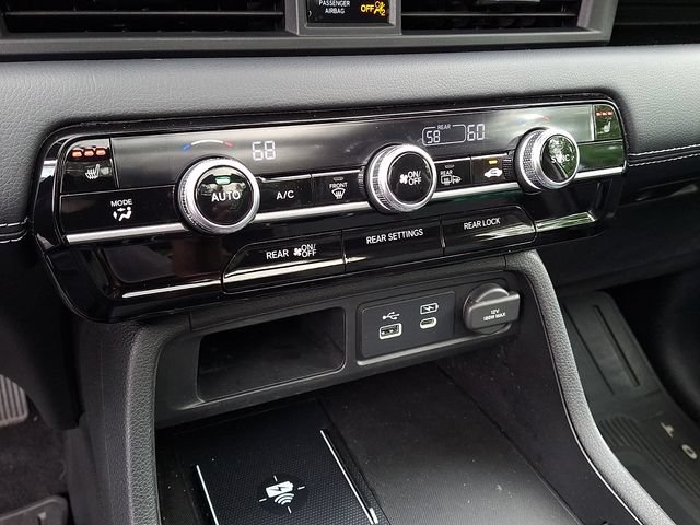 Used 2025 Honda Pilot Touring image 14