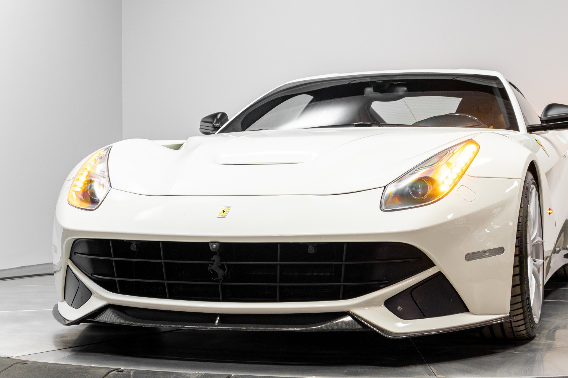 Used 2015 Ferrari F12 Berlinetta image 59
