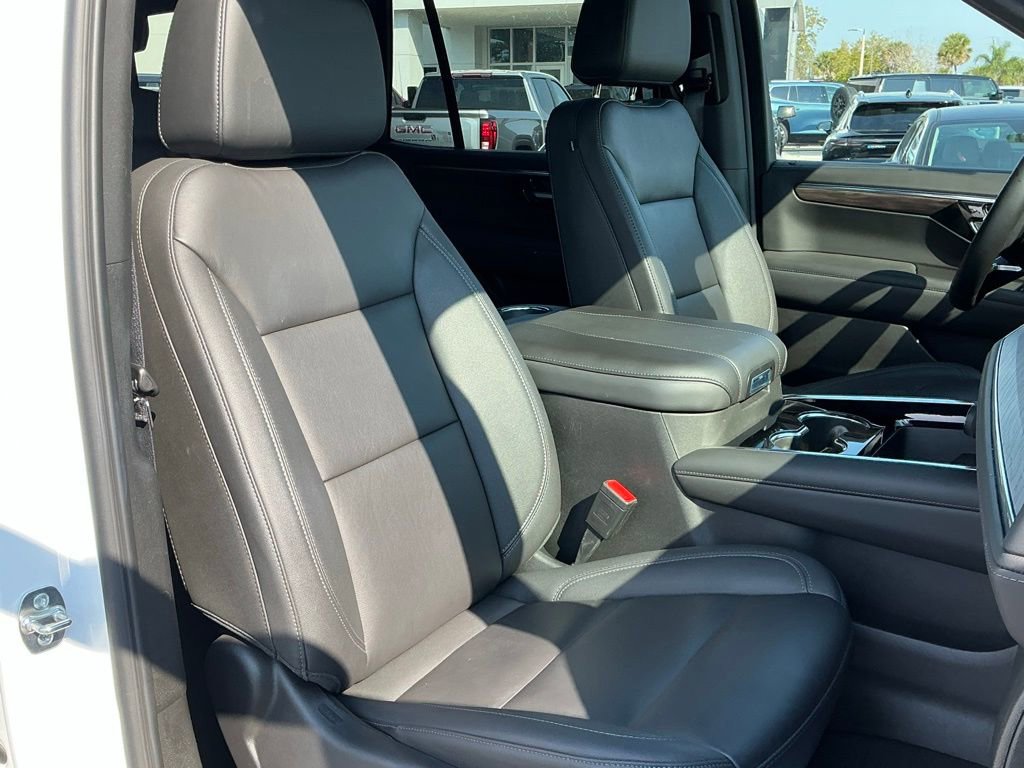 Used 2025 Chevrolet Tahoe LT image 16