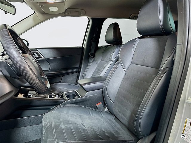 Used 2023 Mitsubishi Outlander SE image 10