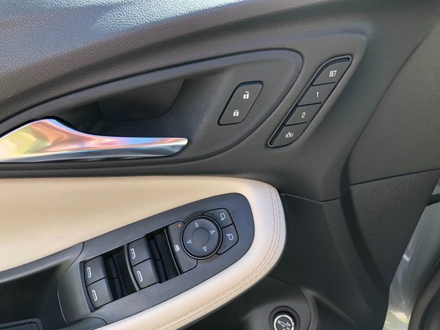 Used 2024 Buick Encore GX Avenir w/ Avenir Convenience Package image 11