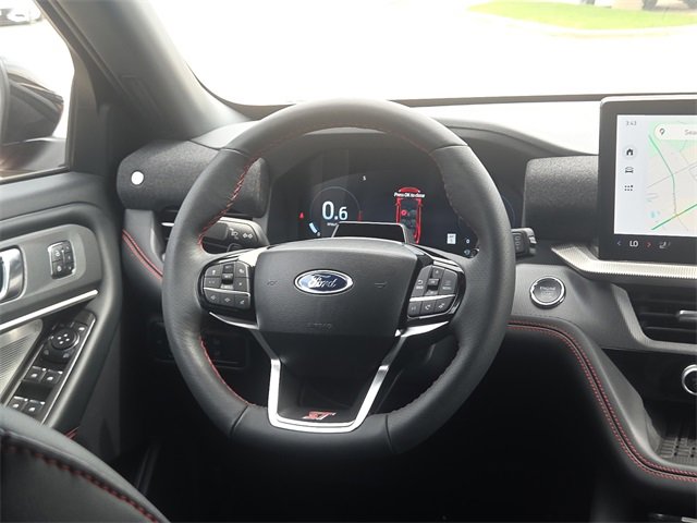 Used 2025 Ford Explorer ST image 12